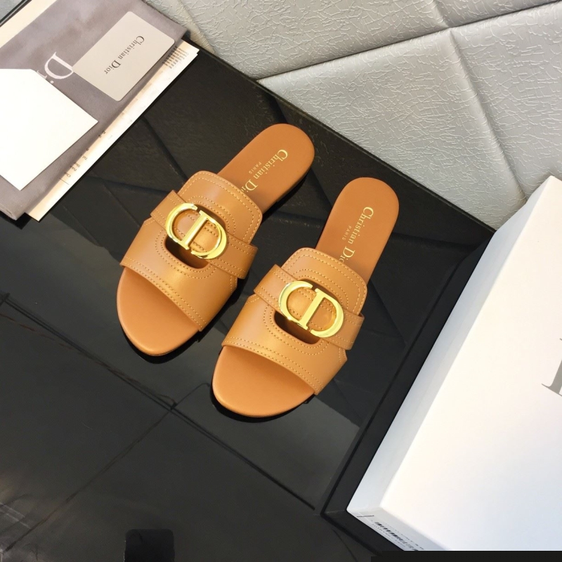 ch**an D*or slippers